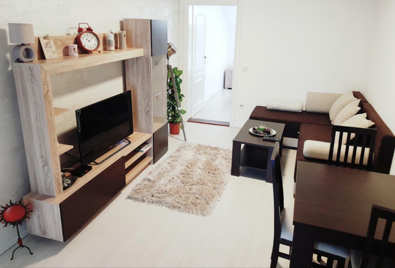 Apartmani Stari Grad Cacak Exterior photo