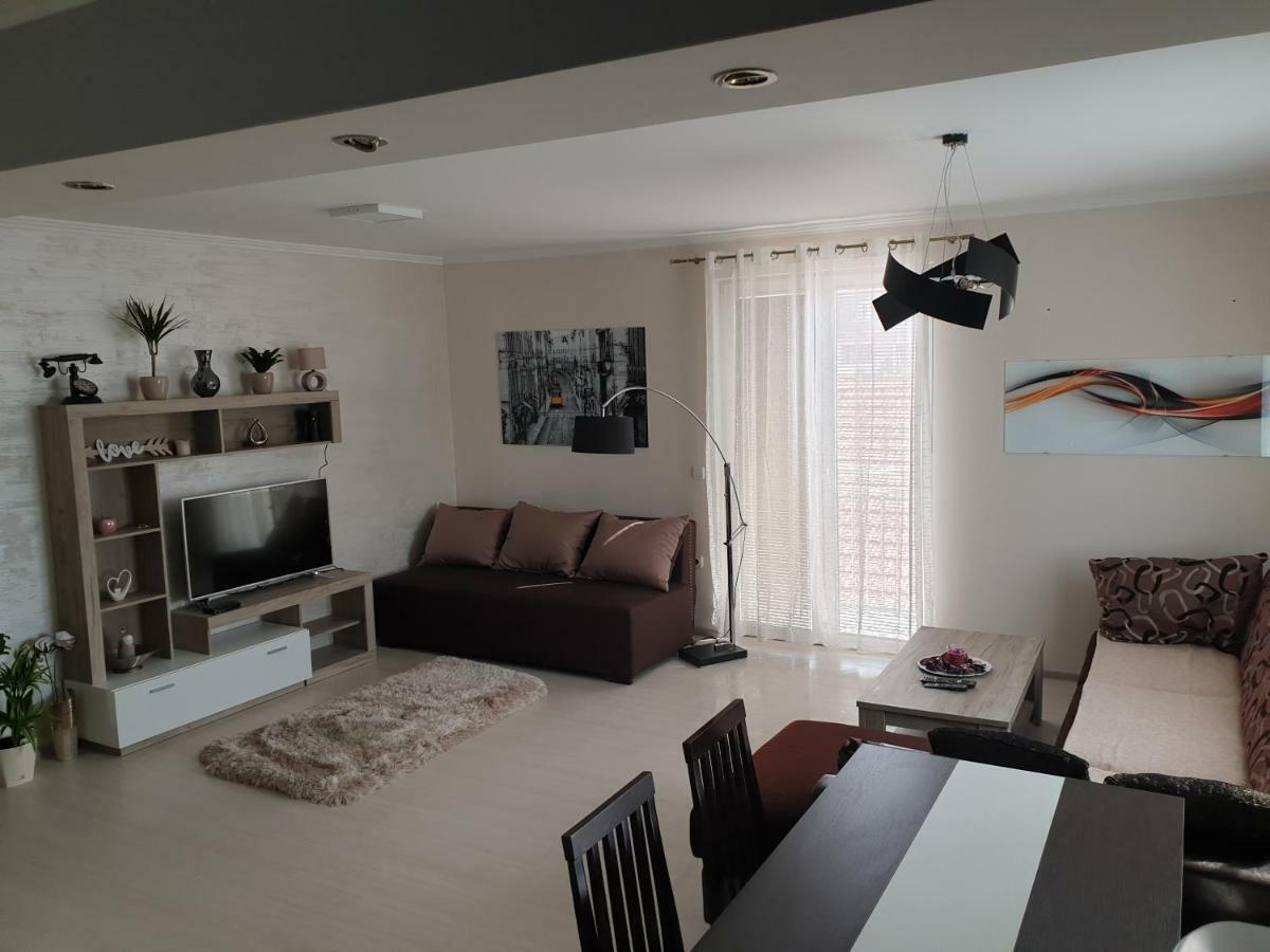 Apartmani Stari Grad Cacak Exterior photo