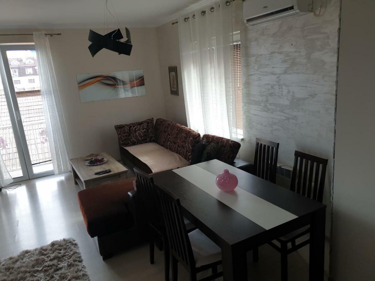 Apartmani Stari Grad Cacak Exterior photo